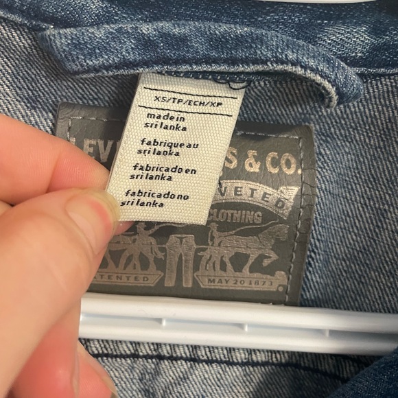 Levi’s jean jacket -XS - Picture 4 of 13